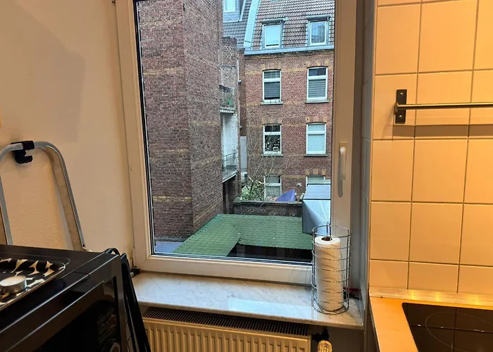 3-room In Centre * Köln