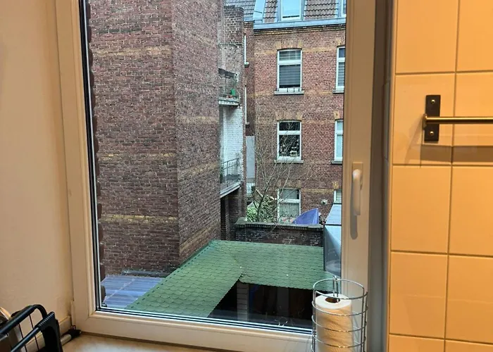 3-room In Centre * Köln