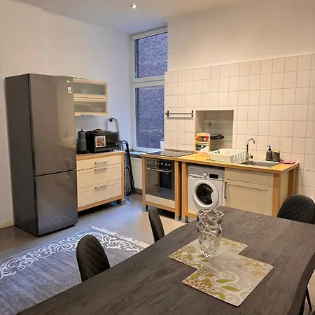3-room In Centre *
